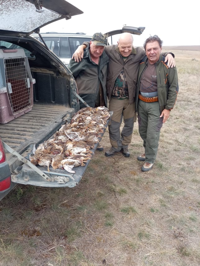 AlbaClub caccia in Romania beccaccia oche anatre tortore quaglie allodole mista stanziale